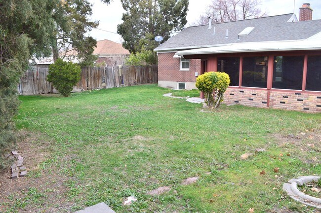 Building Photo - Beautiful Home in Historic Salt Lake District!