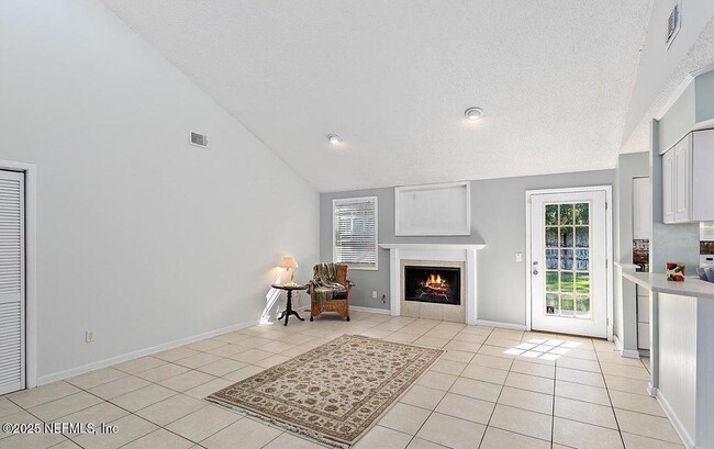 Foto del edificio - 3386 Chrysler Dr