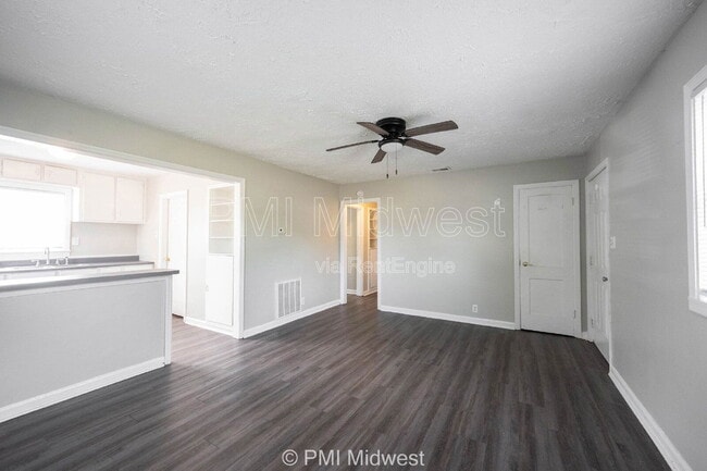 Building Photo - 5959 E 24th St