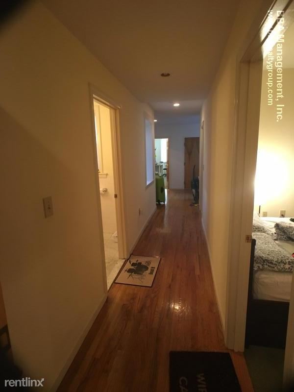 Building Photo - 1396 Beacon St