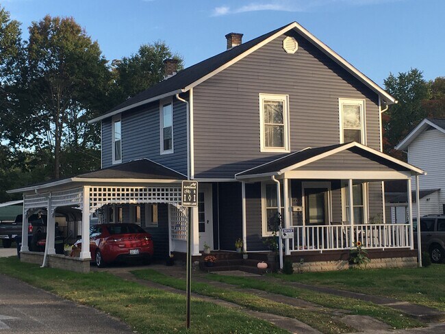 Building Photo - 426 19th St