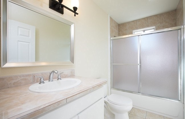 Bathroom - 11602 Lull St