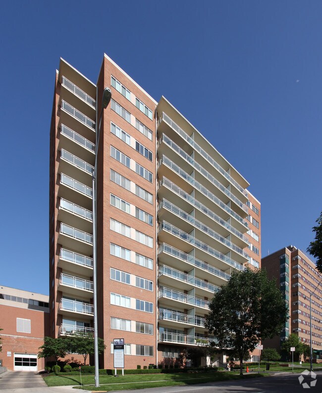 Carlton Plaza Apartments - Kansas City, MO | Apartments.com