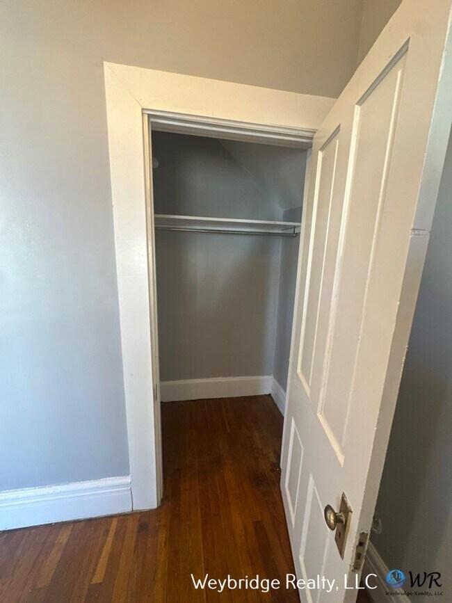 Building Photo - 8402 Curzon Ave