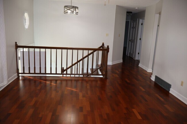 Foto del edificio - 3809 W Rollins Rd