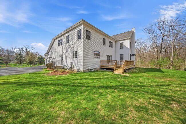 Building Photo - 9 Overlook Rd