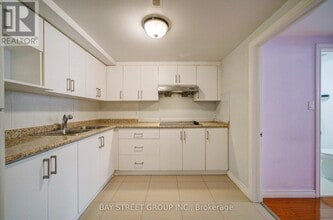 Building Photo - 5 Lockdare St