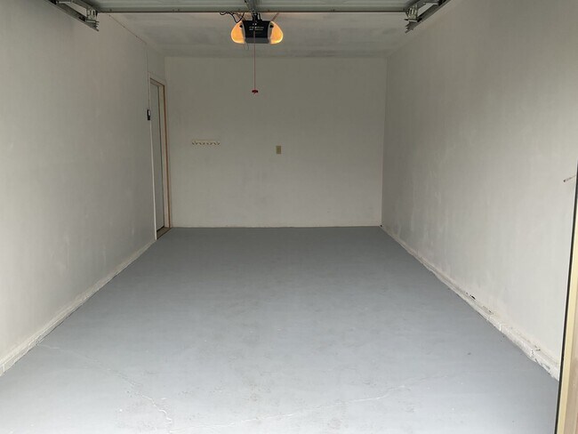 Building Photo - 3 br, 2.5 bath House - 161 MELBOURNE LN