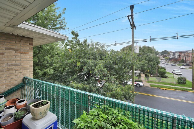 Foto del edificio - 300 Glen Ave