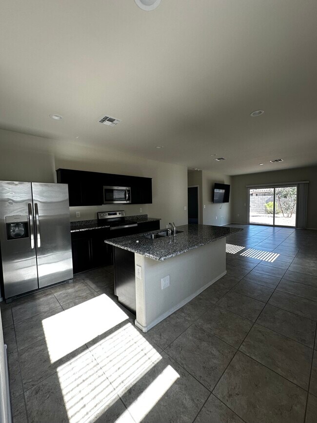 Building Photo - 35288 W San Alvarez Ave