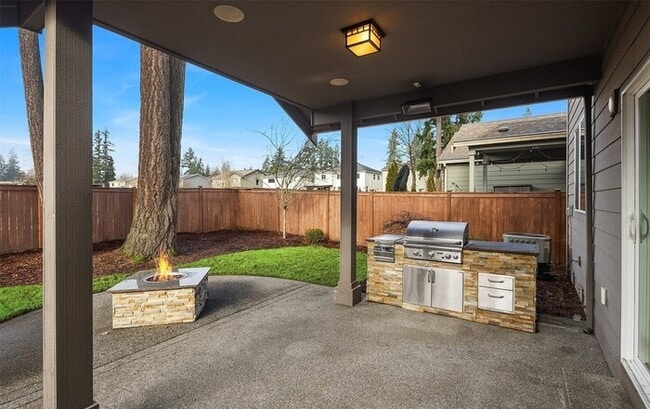 Foto del edificio - Spacious 4–5BR Home with Office, Covered Patio & Outdoor Entertaining Space in Hawkesbury