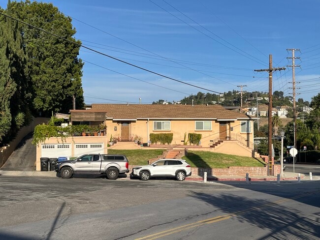 Building Photo - 3600 Roderick Rd