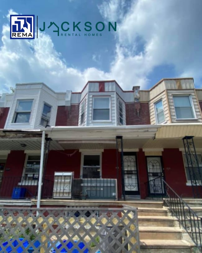 Photo - 152 N Robinson St. House