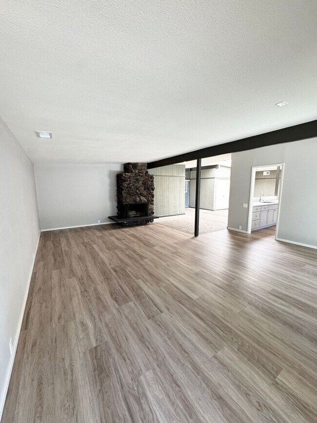 Foto del edificio - 1503 Brown Dr