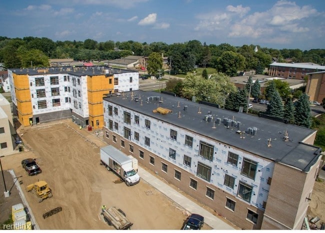 Building Photo - 1 Carlton Ave SE