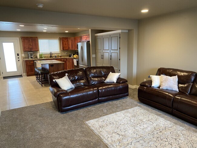 Building Photo - 7453 Sandalwood Dr