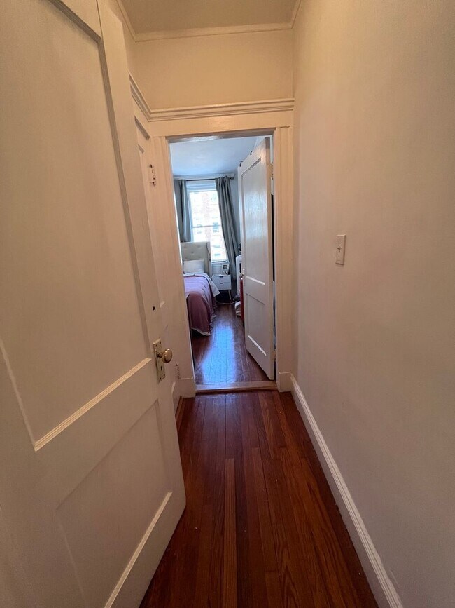 Building Photo - New Allston Listing!!