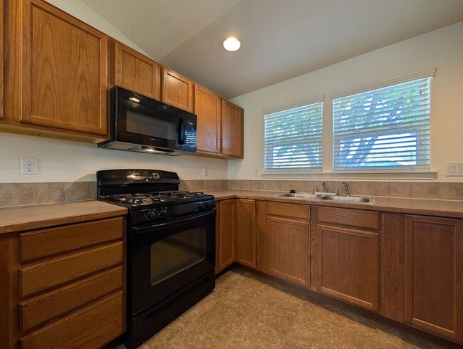 Building Photo - Nice 3-Bedroom, 2-Bath Home In The Thurston Area Of Springfield!