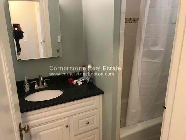 Photo - 4 bed in CAmbridge Apartment