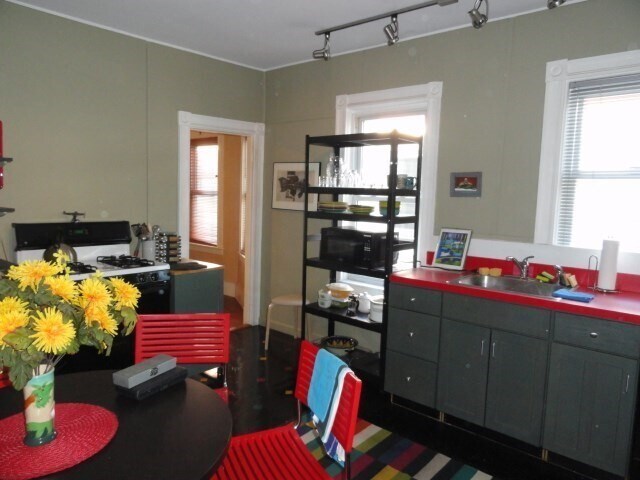 Foto del edificio - 16 Alberta Ter