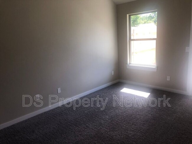 Building Photo - 5213 Oakwood Villas Ct