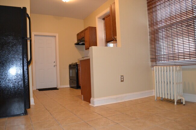 Foto del edificio - 5755 Larchwood Ave