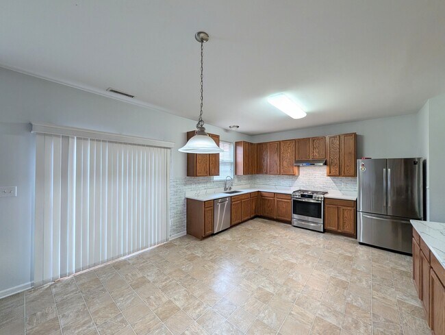 Foto del edificio - 172 Chandler Springs Dr