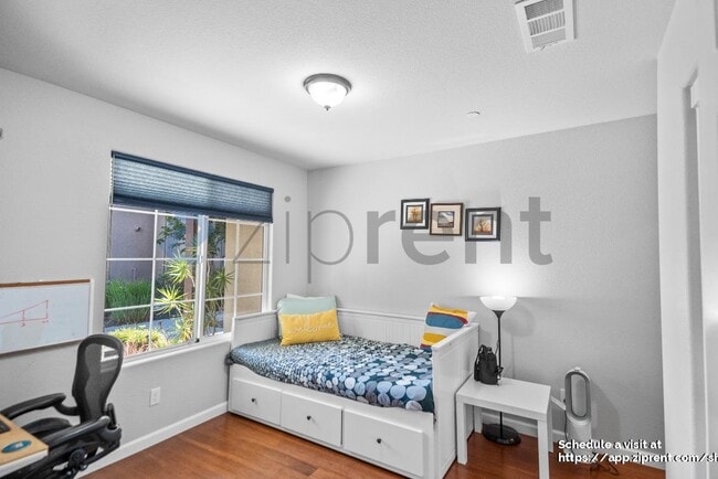 Building Photo - 5811 Via Lugano