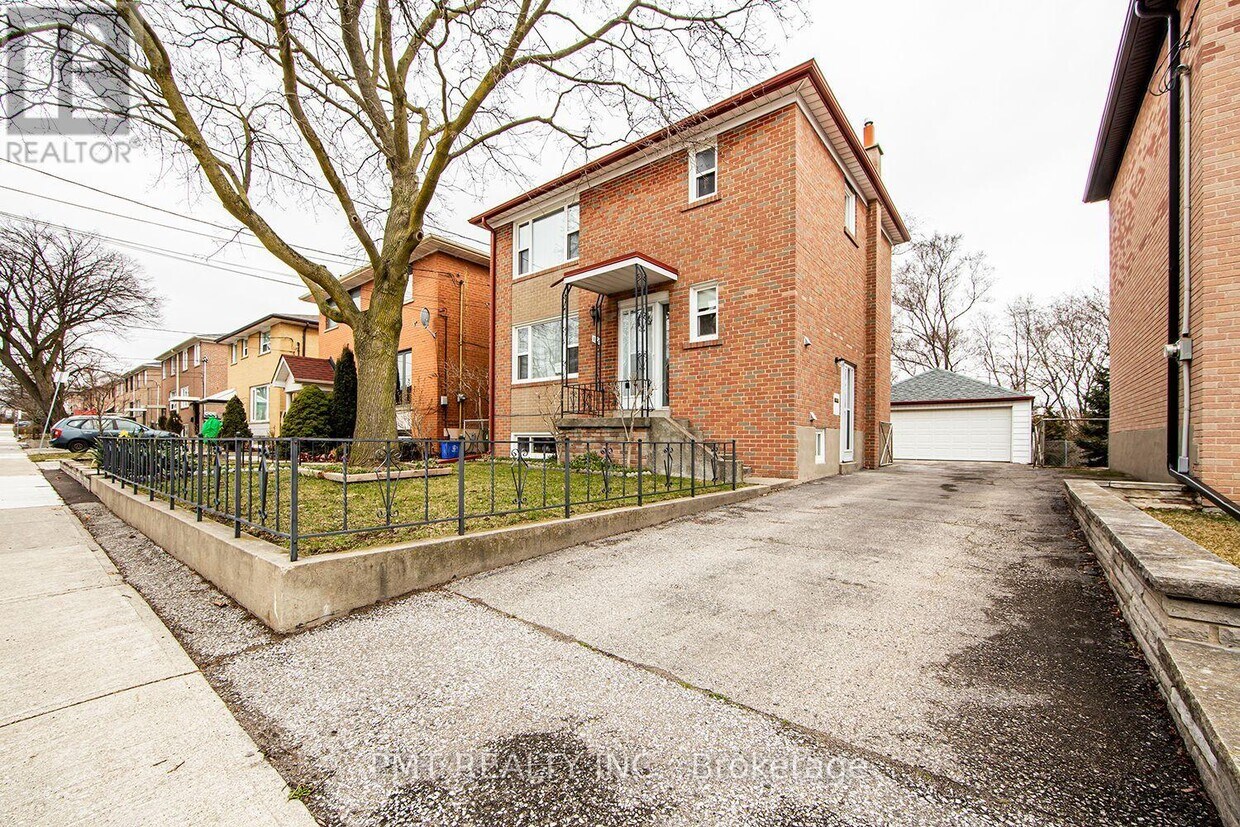 Photo principale - 124 Edinborough Ct
