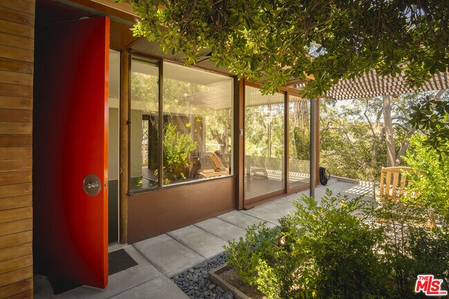 Foto del edificio - 541 Suncourt Terrace