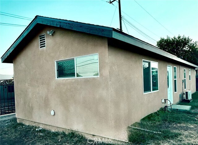 Building Photo - 4412 Valley View Ave