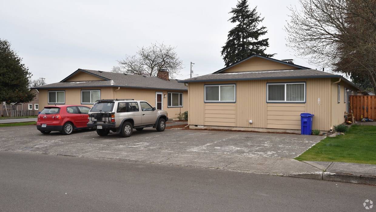 Northwest Housing 8 Apartments in Molalla, OR