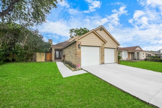 Building Photo - 5403 Village Ln