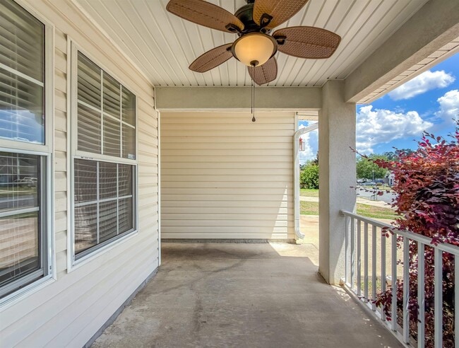 Building Photo - 3363 Golden Rain Dr