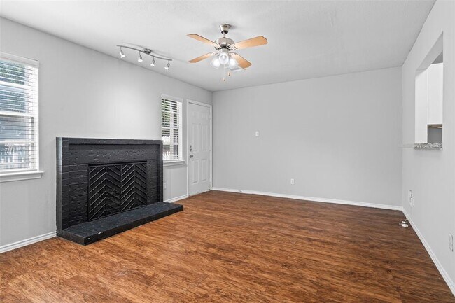 Foto del edificio - 1806 River Crossing Cir