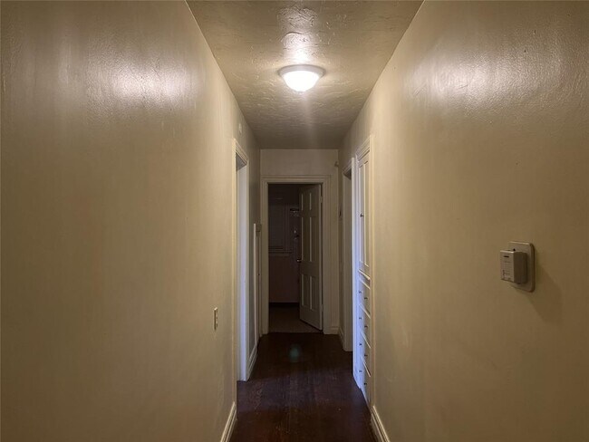 Foto del edificio - 1802 Exchange Ave