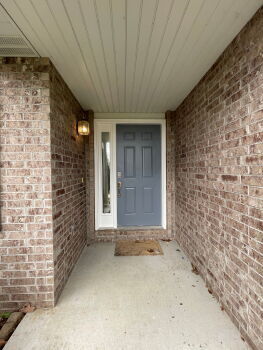 Building Photo - Spacious 3BR+ with fully fenced in backyard