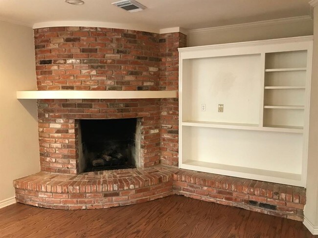 Building Photo - 3030 Heron Dr