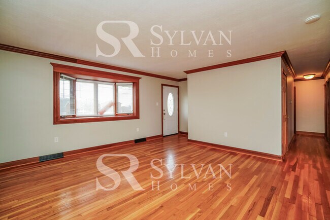 Foto del edificio - Lease today! No extra charge for contentme...