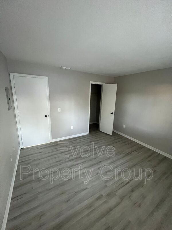 Building Photo - 4956 Orange Blvd