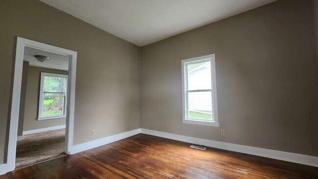 Foto del edificio - Nicely Renovated House for Lease