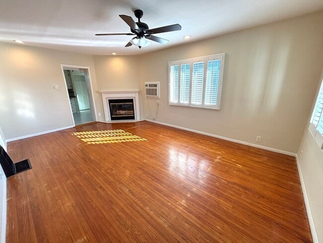 Building Photo - Charming 2 Bedroom 1 Bath home in desirabl...