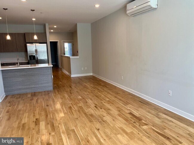 Foto del edificio - 2039 N College Ave