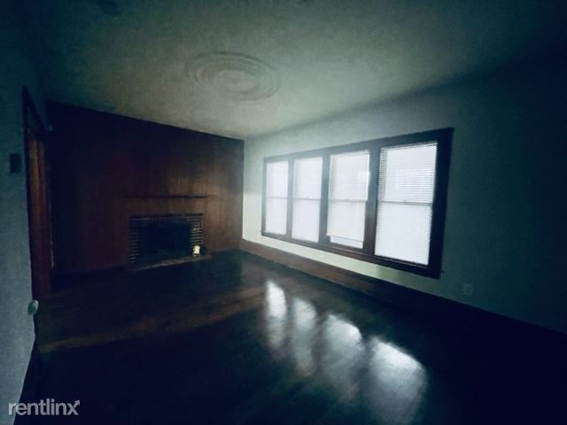 Building Photo - 2 br, 1 bath Duplex - 5204 Beaconsfield St...