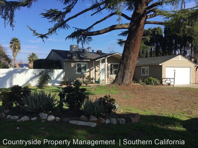 Building Photo - 3 br, 2 bath House - 4705 E. Brown Avenue