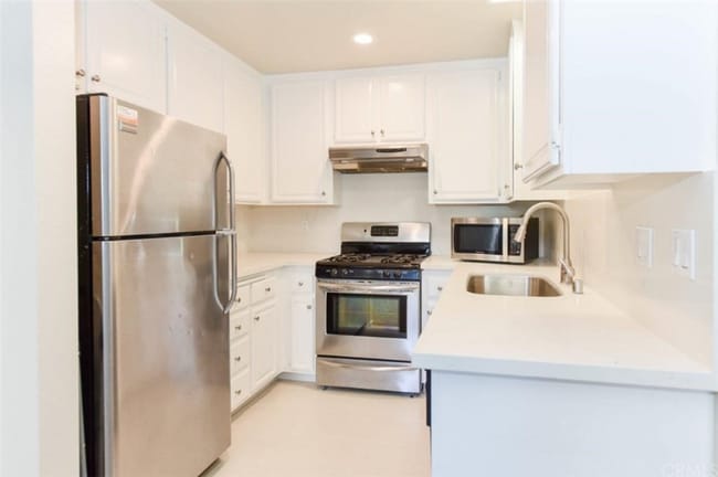 Building Photo - 123 Oxford