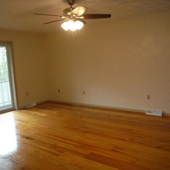 Building Photo - 523 Terrace St