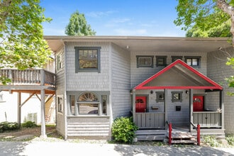Building Photo - 14 Nicholl Ave