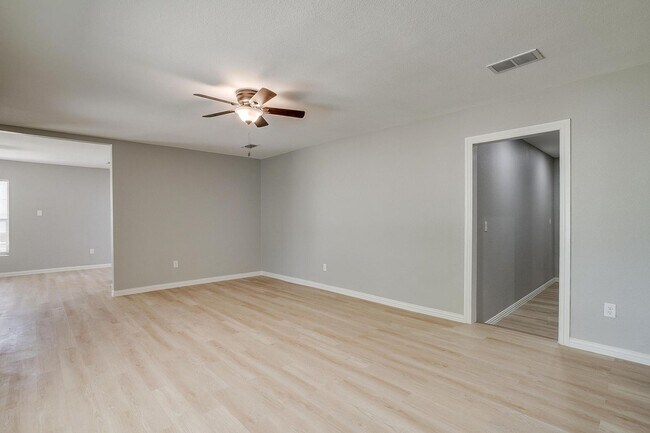 Foto del edificio - Remodeled Beautiful 3 Bed, 2 Bath Home in ...