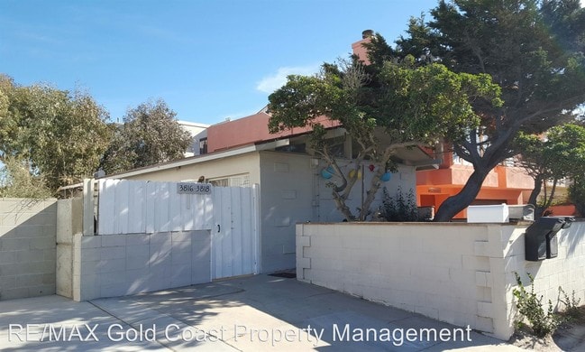 Building Photo - 3816 Ocean Dr